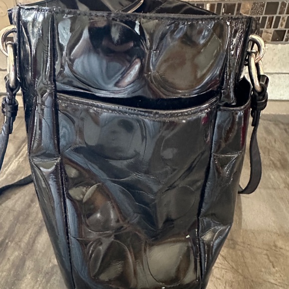 Embossed coach bag - Picture 6 of 15